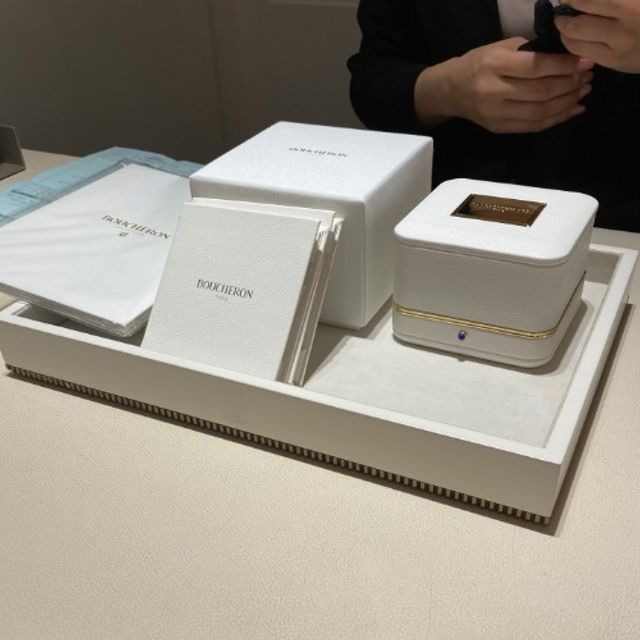 【ブシュロン(BOUCHERON)の口コミ】 結婚指輪を探していて、ネットで検索したのがブシュロンでした。他には無…
