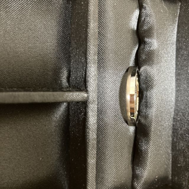 【ラザール ダイヤモンド(LAZARE DIAMOND)の口コミ】 指輪をはめた際に着け心地がとても良いなと思いました。指輪は普段つけて…