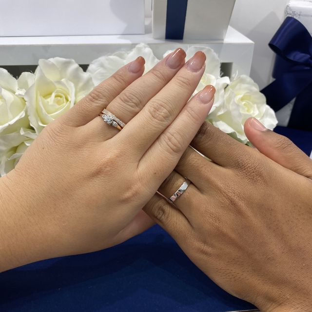 【4℃ BRIDAL(ヨンドシーブライダル)の口コミ】 元々、婚約指輪は決まっていたのでセットで合わせて似合うようなデザイン…