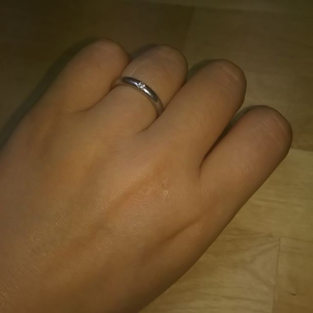 【ラザール ダイヤモンド(LAZARE DIAMOND)の口コミ】 仕事柄、シンプルな普通のが良かったので探していました。ただ、シンプル…