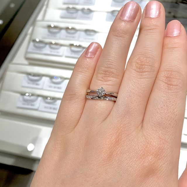 【アイプリモ(I-PRIMO)の口コミ】 彼が婚約指輪に選んでくれたアリオフとセットリングになっているペルセウ…