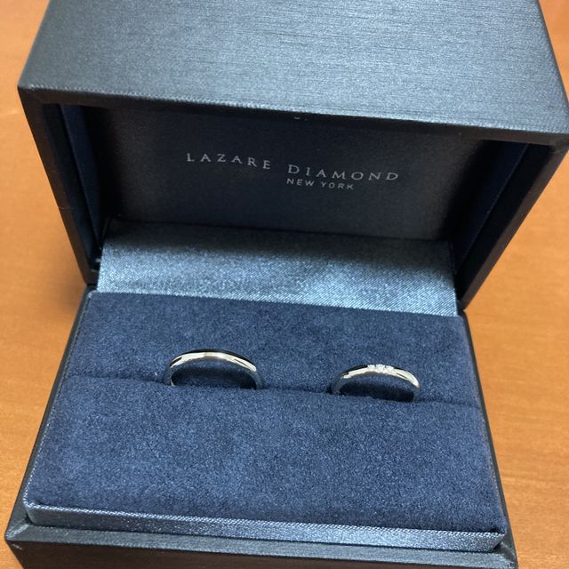 【ラザール ダイヤモンド(LAZARE DIAMOND)の口コミ】 長く使うものなので、プラチナでシンプルなものというのを条件に探してい…