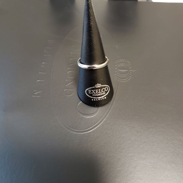 【エクセルコダイヤモンド(EXELCO DIAMOND)の口コミ】 あまり派手目な物やごちゃごちゃしているのが好きではないのですが、少し…