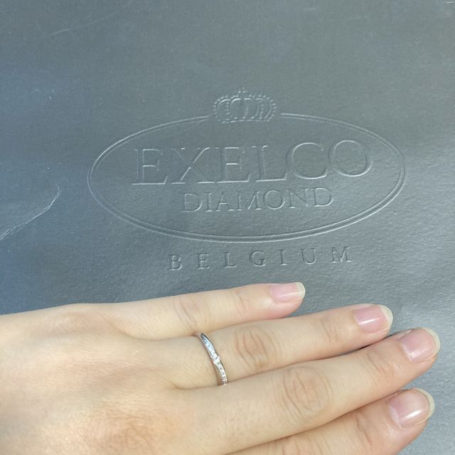 【エクセルコダイヤモンド(EXELCO DIAMOND)の口コミ】 『指輪のデザイン』

デザインはシンプルですが付けた時も指にしっくりき…