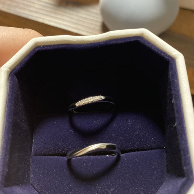 【4℃ BRIDAL(ヨンドシーブライダル)の口コミ】 価格は少しお高めでしたが、デザインが気に入ったので購入を決めました。
…