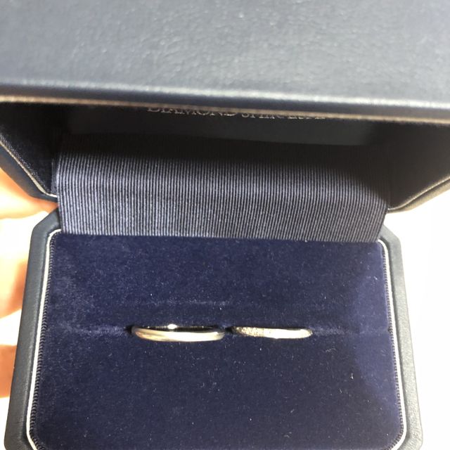 【銀座ダイヤモンドシライシの口コミ】 細身の指輪を探していました(^^)
指ができるだけ綺麗にみえるようにとウェ…