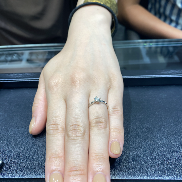 【ラザール ダイヤモンド(LAZARE DIAMOND)の口コミ】 デザインはいろんな種類があって選ぶのが楽しかったです。また、ブランド…