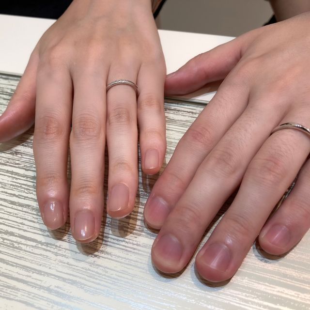 【TRECENTI(トレセンテ)の口コミ】 【つけ心地について】
二人とも普段アクセサリーを付けないので違和感があ…