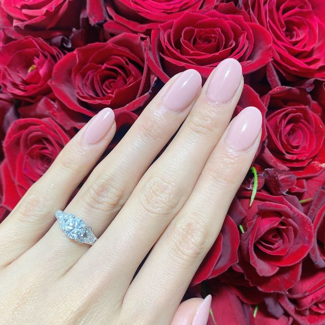 【カルティエ(Cartier)の口コミ】 結婚指輪との重ね付けでかわいいデザインをずっと探していました。バレリ…