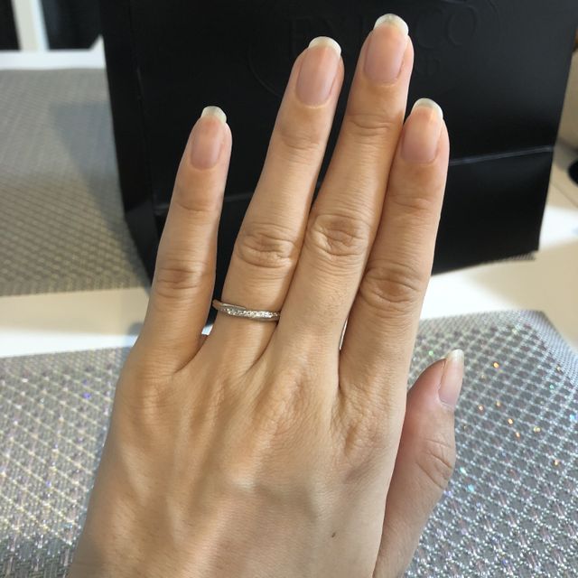 【エクセルコダイヤモンド(EXELCO DIAMOND)の口コミ】 デザインが可愛くてダイヤモンドの輝きが素敵でした。
色々なデザインと検…