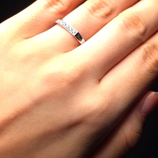 【グッチ(GUCCI)の口コミ】 八角形が珍しく、縁起もとても良さそうと一目惚れしました。
指が太い私に…