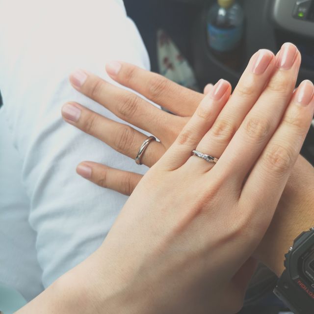 【エクセルコダイヤモンド(EXELCO DIAMOND)の口コミ】 婚約指輪はなしだったので、結婚指輪にはダイヤモンドを入れたいと思って…