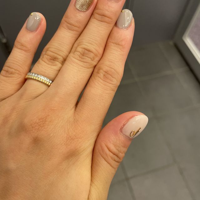 【ブシュロン(BOUCHERON)の口コミ】 ダイヤとゴールドの繊細な細工が素敵です。
１年以上装着していますが，色…