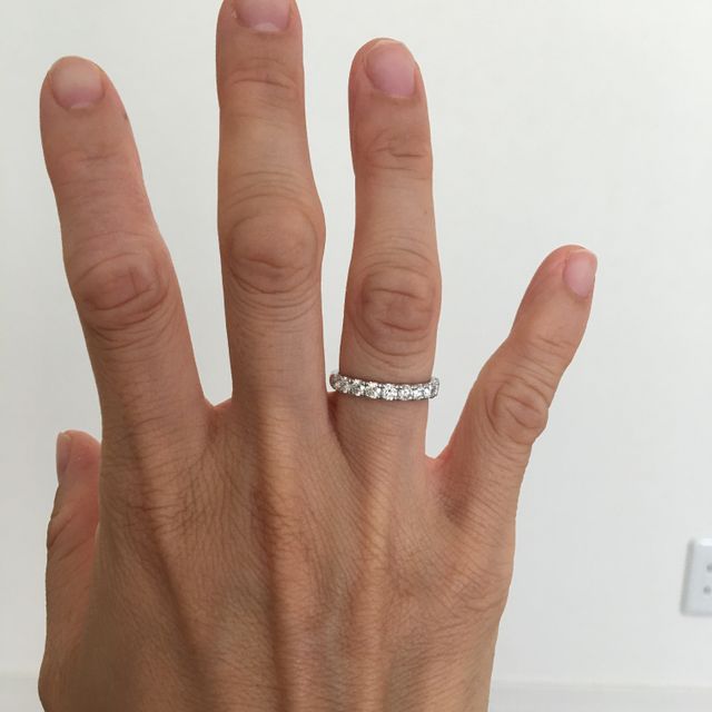 【エクセルコダイヤモンド(EXELCO DIAMOND)の口コミ】 結婚10周年のリングなので、決め手はダイヤ10石であったこと。お出かけ用…
