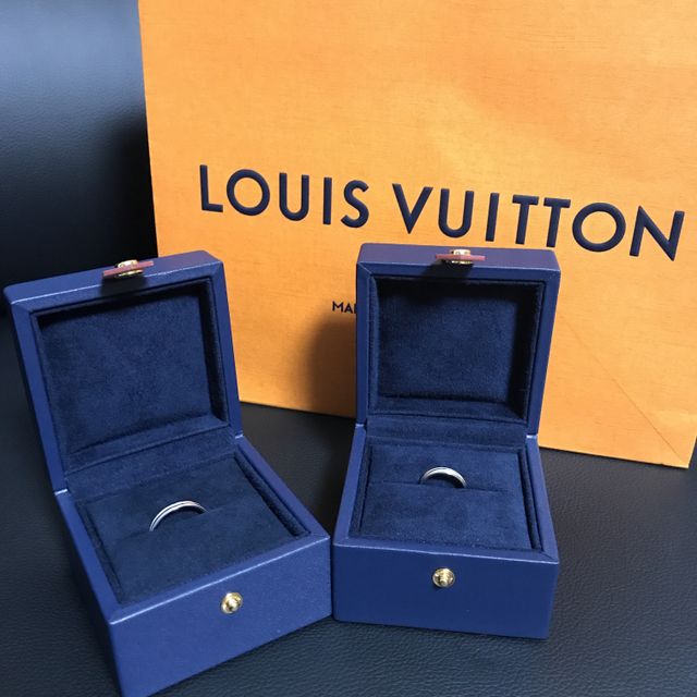 【ルイ・ヴィトン(LOUIS VUITTON)の口コミ】 主人はゴツいのがいいと言っていたのですが私自身そこまで太いのは嫌でち…