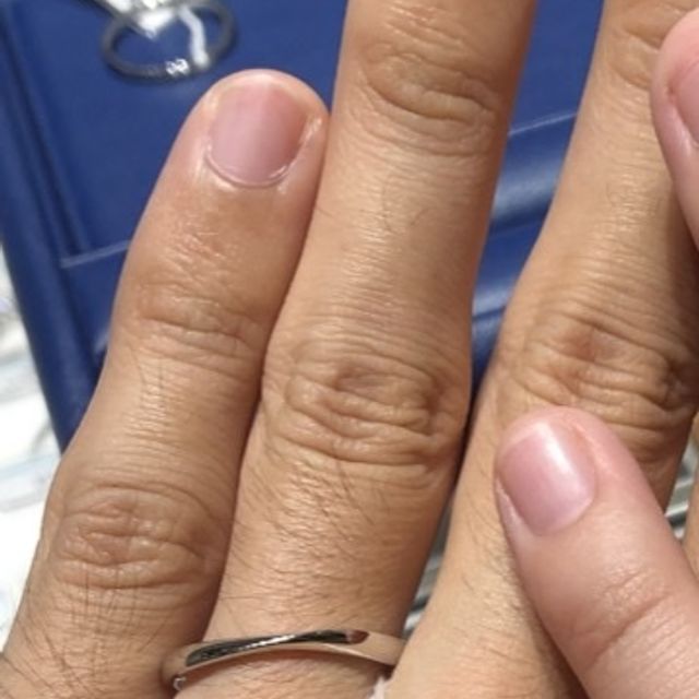 【銀座ダイヤモンドシライシの口コミ】 10店舗を回った中で1番良かった指輪。探していたのはシンプルだけどちょっ…