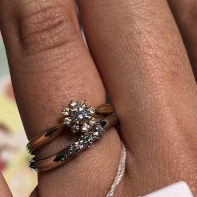 【ミルフローラ(Milluflora)の口コミ】 ディズニーコラボの指輪の中でもとてもダイヤが大きく存在感がある指輪で…