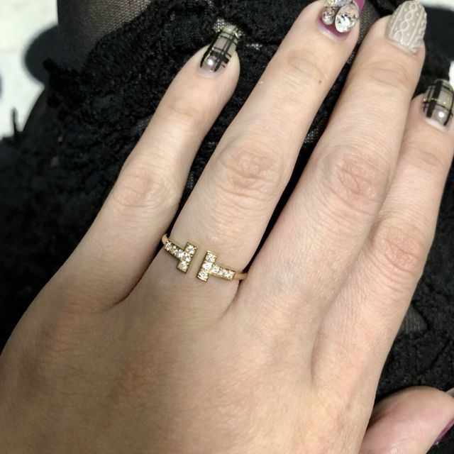 【ティファニー(Tiffany & Co.)の口コミ】 二人のイニシャルのＴの文字が向かい合わせになっていて、デザインに一目…