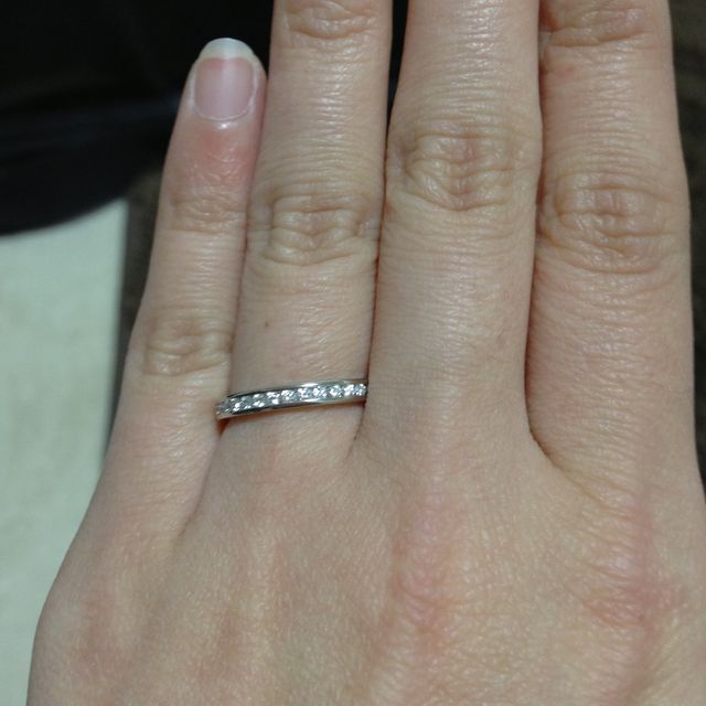 【ティファニー(Tiffany & Co.)の口コミ】 パーティの時などはダイヤが入っている方を前にして着用し、仕事の時や、…