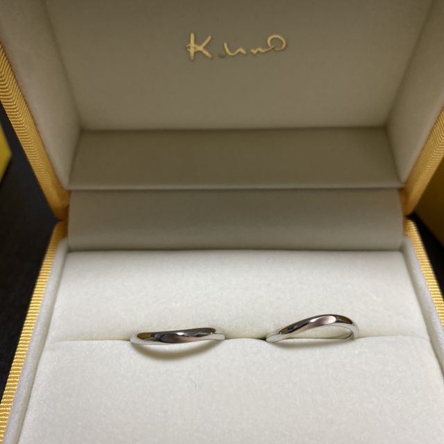 【ケイウノ ブライダル(K.UNO BRIDAL)の口コミ】 内側の刻印が自身でアレンジすることが可能だった点。価格も高すぎず、他…