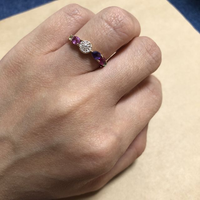 【Parcelle Jewelry(パーセルジュエリー)の口コミ】 好きな石を選んで嵌め込めるセミオーダーの指輪だったので、これに決めま…