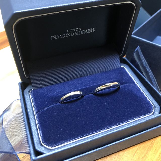 【銀座ダイヤモンドシライシの口コミ】 デザインがシンプルでありながら可愛くて、散々迷いましたが店員さんにも…