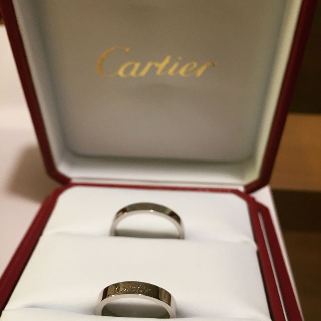 【カルティエ(Cartier)の口コミ】 シンプルだけどブランドだとわかるロゴであり、角ばっているのでシンプル…
