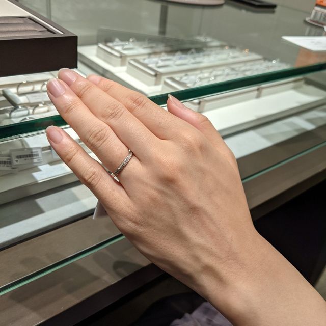 【アイプリモ(I-PRIMO)の口コミ】 プラチナの贅沢な輝きが本当に綺麗でした。ダイヤも細かな粒が連なってい…