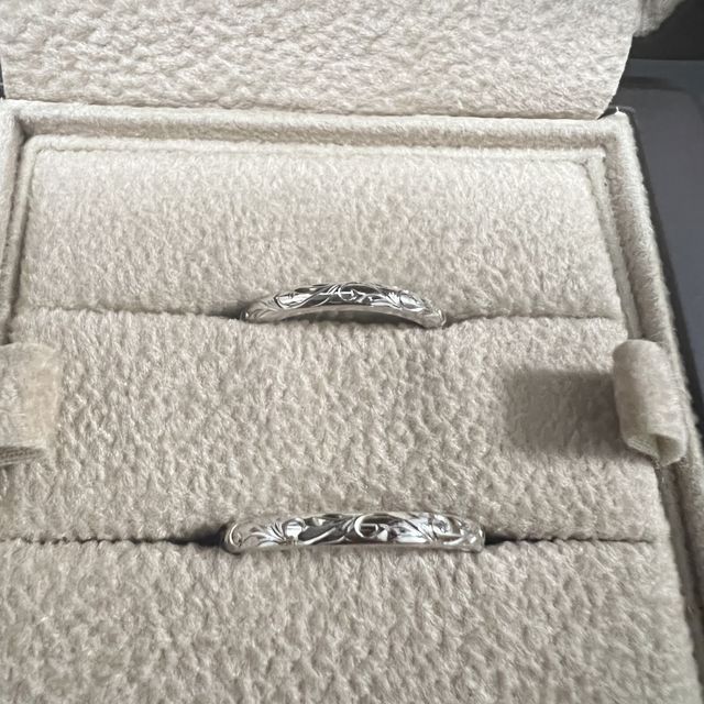 【ISLANDS(アイランズ)の口コミ】 シリーズ名:barrel2.0mm
素材感:pt950
模様がシンプルでとても気に入りま…