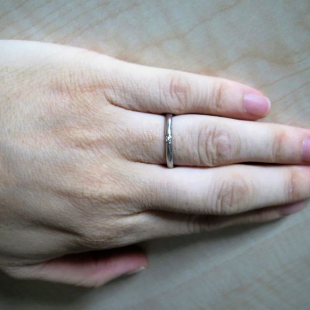 【アイプリモ(I-PRIMO)の口コミ】 職場では、あまり派手なデザインの指輪はつけたくなかったので、シンプル…