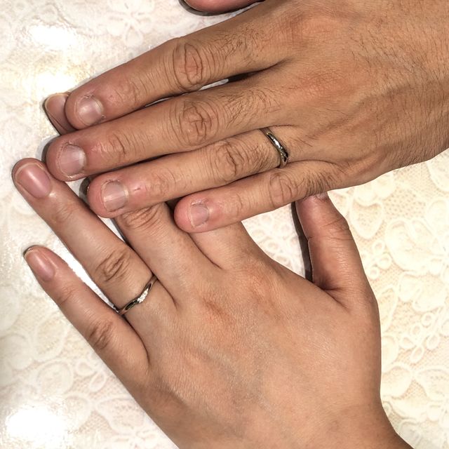 【アイプリモ(I-PRIMO)の口コミ】 結婚指輪の決め手は、デザインとしてはV字？デザインが良くて、仕事でもつ…