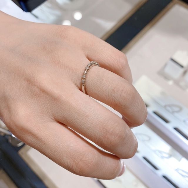 【SIENAROSE(シエナロゼ)の口コミ】 ザ婚約指輪！とゆうデザインにも憧れはありましたが、どこかに引っかけて…