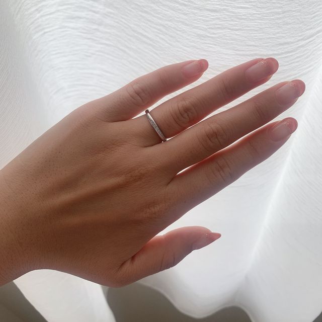 【アイプリモ(I-PRIMO)の口コミ】 ダイヤが散りばめられていて、見るたびにキラキラしているところに惹かれ…