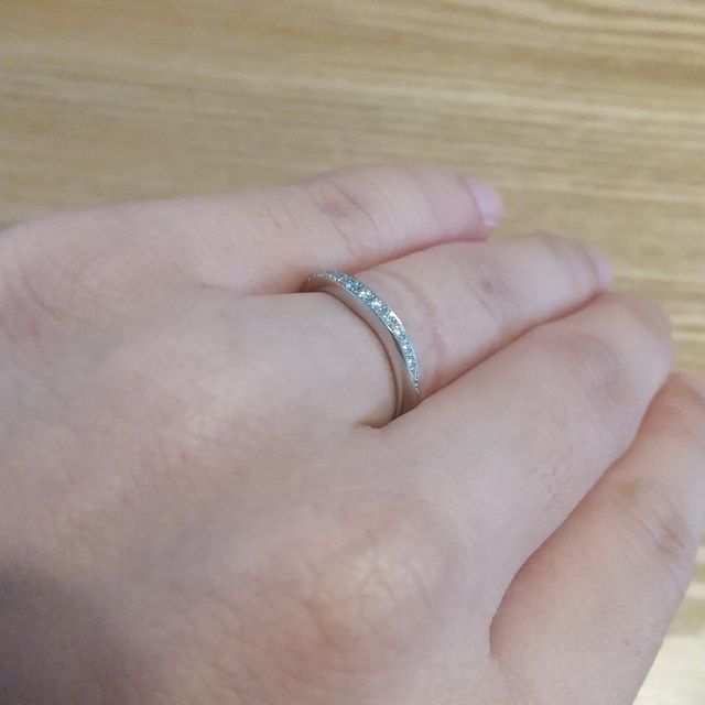 【ラザール ダイヤモンド(LAZARE DIAMOND)の口コミ】 ハーフエタニティで探していました。突起もなく使いやすそうだなと思いま…