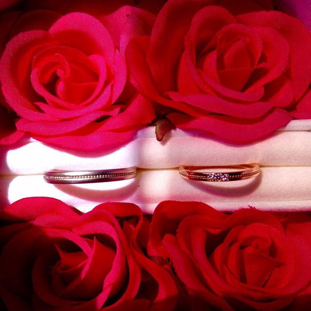 【MarriPre(マリプレ)の口コミ】 細めでストレートのデザインのリングを探していたのでその希望にピッタリ…