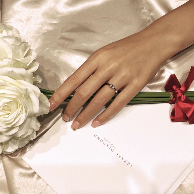 【ラザール ダイヤモンド(LAZARE DIAMOND)の口コミ】 自分の探していた4本爪&bull;ストレートデザイン&bull;華奢すぎないデザイ…