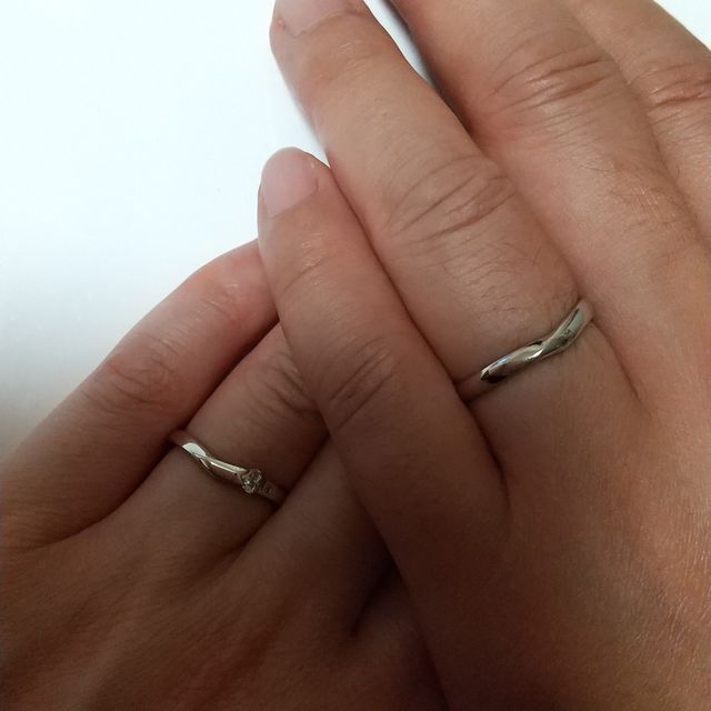 【TRECENTI(トレセンテ)の口コミ】 店長さんが対応して下さいました。
実際に着用し、指輪のつけ心地を体験し…