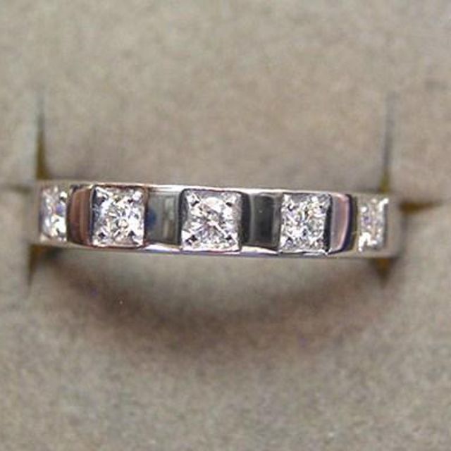 【ブルガリ(BVLGARI)の口コミ】 指輪については、国産のものも検討をしましたが、サイズが合わないため（…