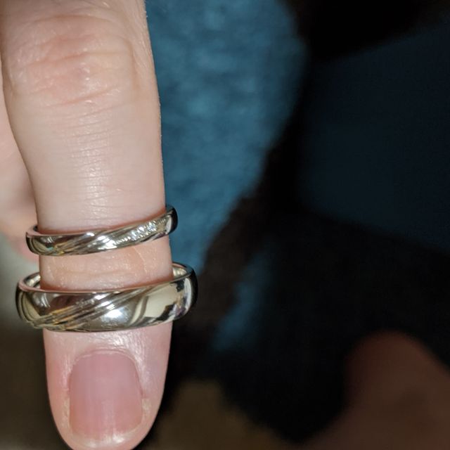 【ringram(リングラム)の口コミ】 自分達で考えたデザイン、また夫婦でペアのデザインが良かったこと、新郎…