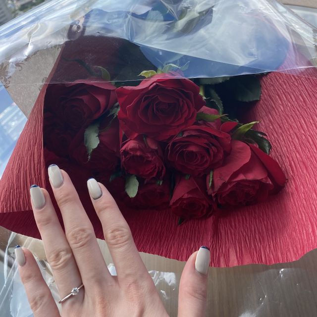 【銀座ダイヤモンドシライシの口コミ】 シンプルなデザイン、他のリングと重ね付けでもデザインが邪魔をせず、結…