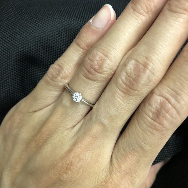 【カオキ　ダイヤモンド専門卸直営店の口コミ】 シンプルなデザインが良くて価格も予算内で良いダイヤモンドで購入できた…