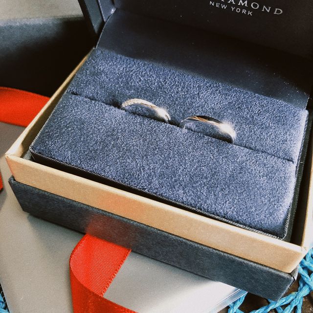 【ラザール ダイヤモンド(LAZARE DIAMOND)の口コミ】 マリッジリングとエンゲージリングの重ね付けに憧れており、２つをつけた…