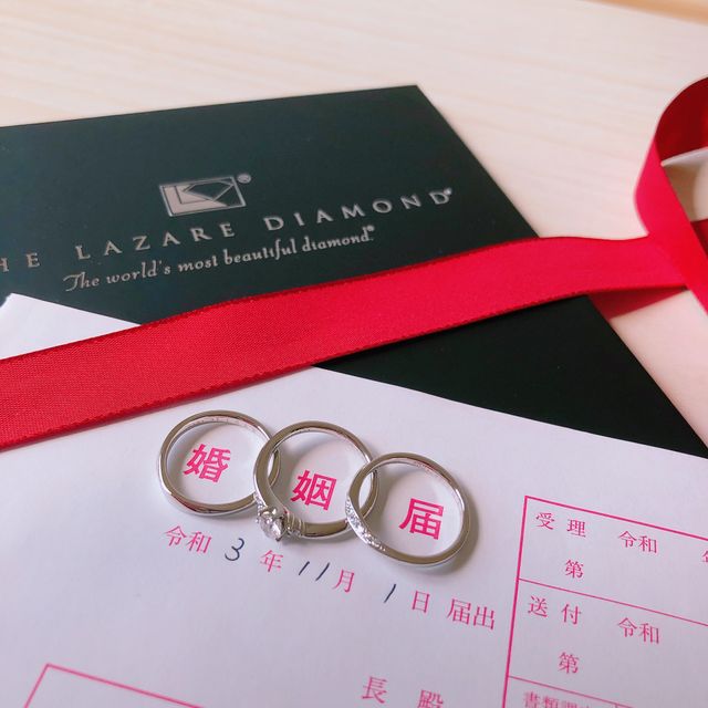 【ラザール ダイヤモンド(LAZARE DIAMOND)の口コミ】 マリッジリングとエンゲージリングの重ね付けに憧れており、２つをつけた…