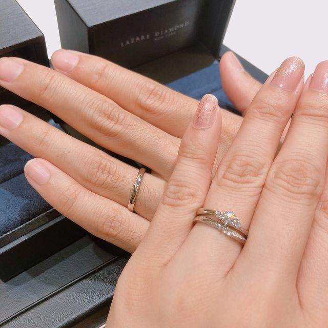 【ラザール ダイヤモンド(LAZARE DIAMOND)の口コミ】 マリッジリングとエンゲージリングの重ね付けに憧れており、２つをつけた…