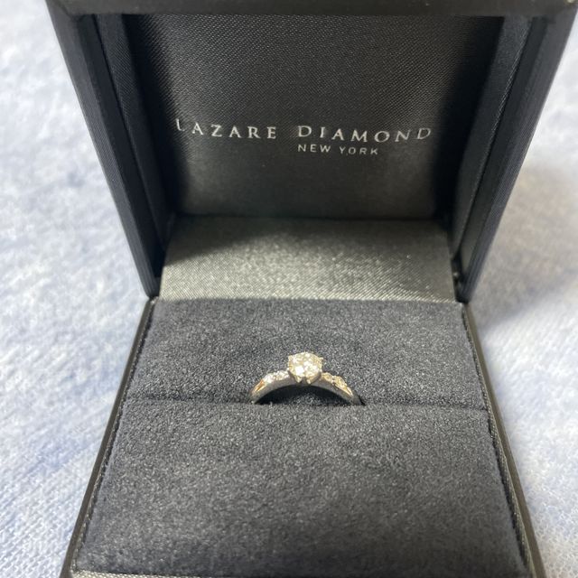 【ラザール ダイヤモンド(LAZARE DIAMOND)の口コミ】 他のメーカーに比べて明らかに、輝きがきれいでダイヤらしさを非常に感じ…