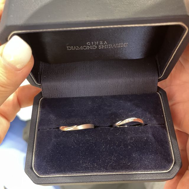 【銀座ダイヤモンドシライシの口コミ】 自分たちが探していた形とは違った
デザインがある指輪にとても魅力を感じ…