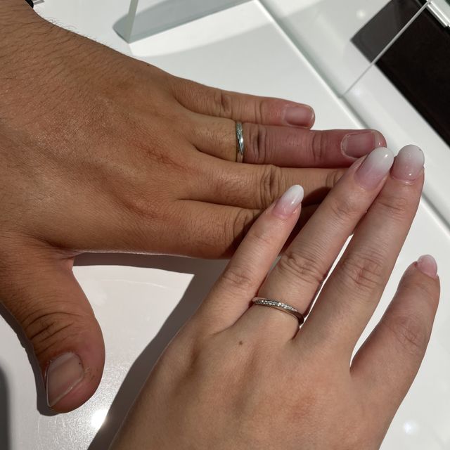 【4℃ BRIDAL(ヨンドシーブライダル)の口コミ】 一生ずっとつけていく指輪なので、私達が重要視していたのがつけ心地でし…