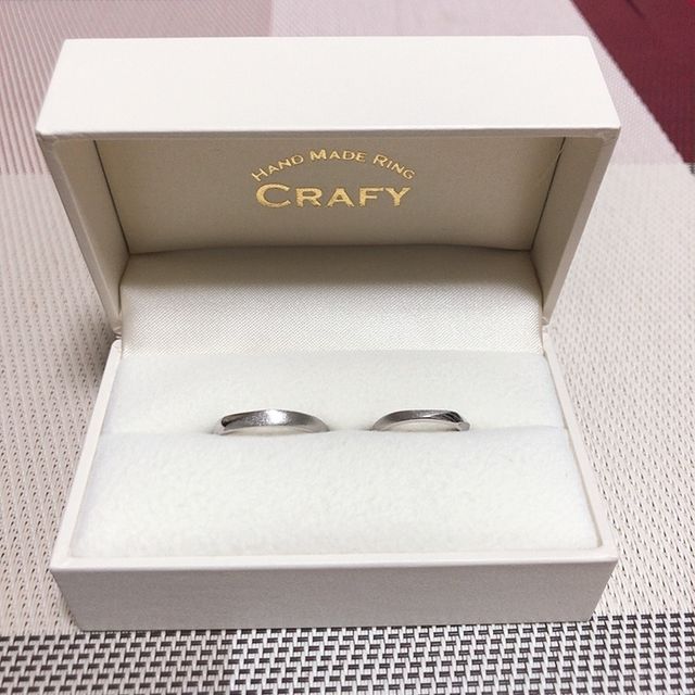 【CRAFY(クラフィ)の口コミ】 結婚指輪は2人で作ろうと決めていましたが、どういうデザインにするかは好…