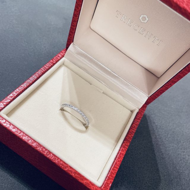 【TRECENTI(トレセンテ)の口コミ】 ハーフエタニティタイプでキラキラ輝いていてとっても可愛いです。つけて…