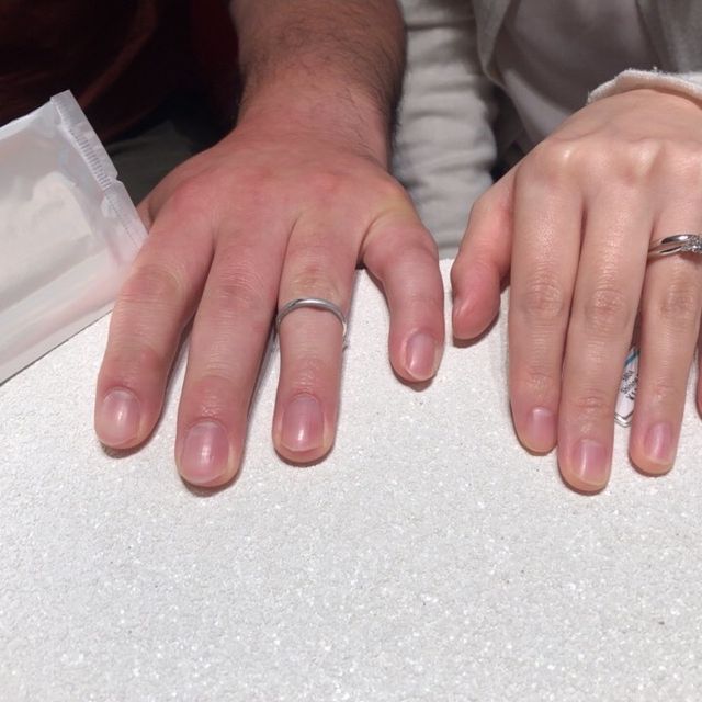 【銀座ダイヤモンドシライシの口コミ】 女性用は、太さ、デザイン等バランスの良さが大変よく、彼女がとても気に…